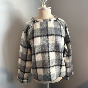 Abercrombie & Fitch Small Blk/Gray/Wht Plaid Sweater
